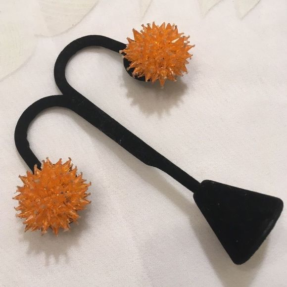 Vintage Dimensional Spike Bead Earrings - Picture 2 of 6